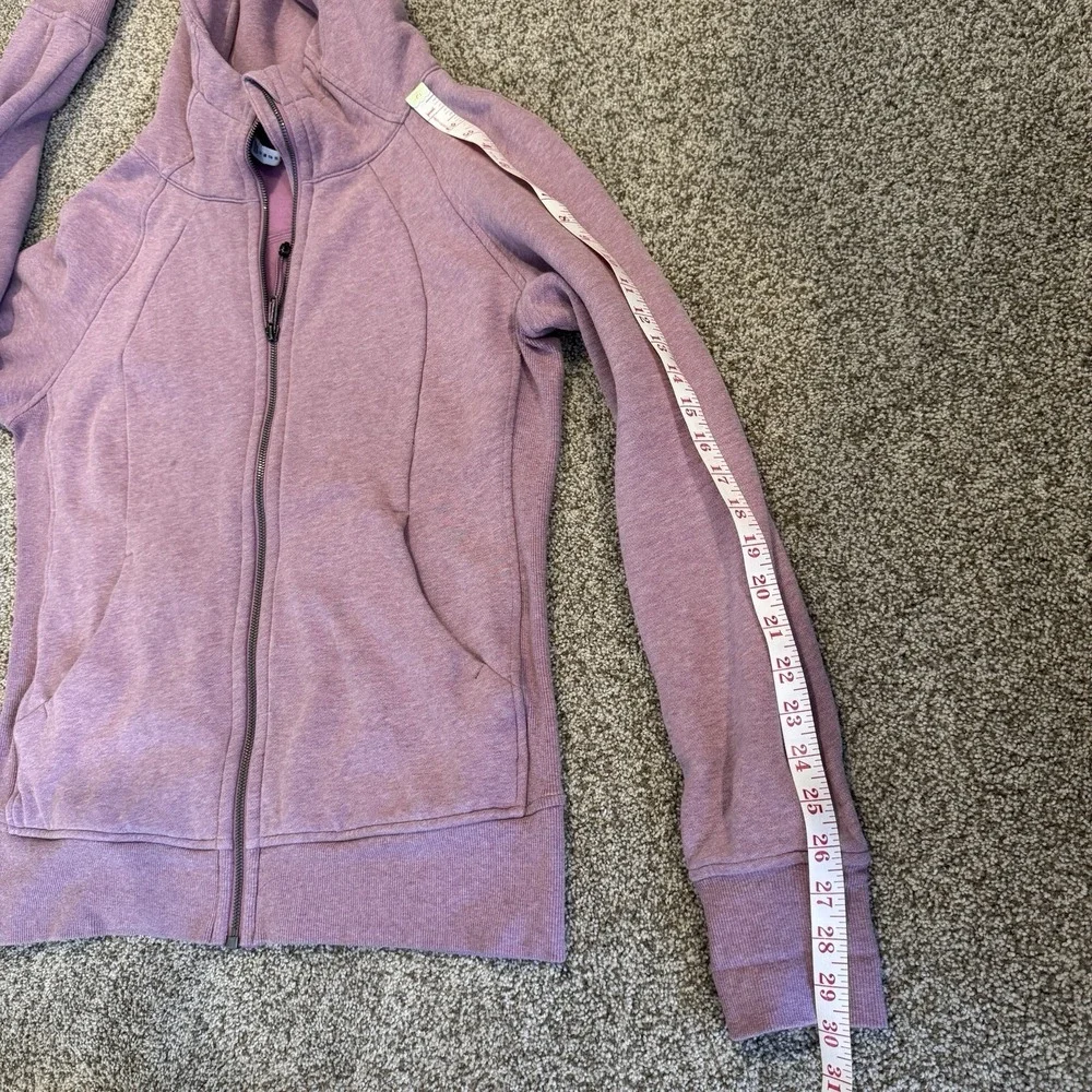 lululemon athletica nice sweatshirt